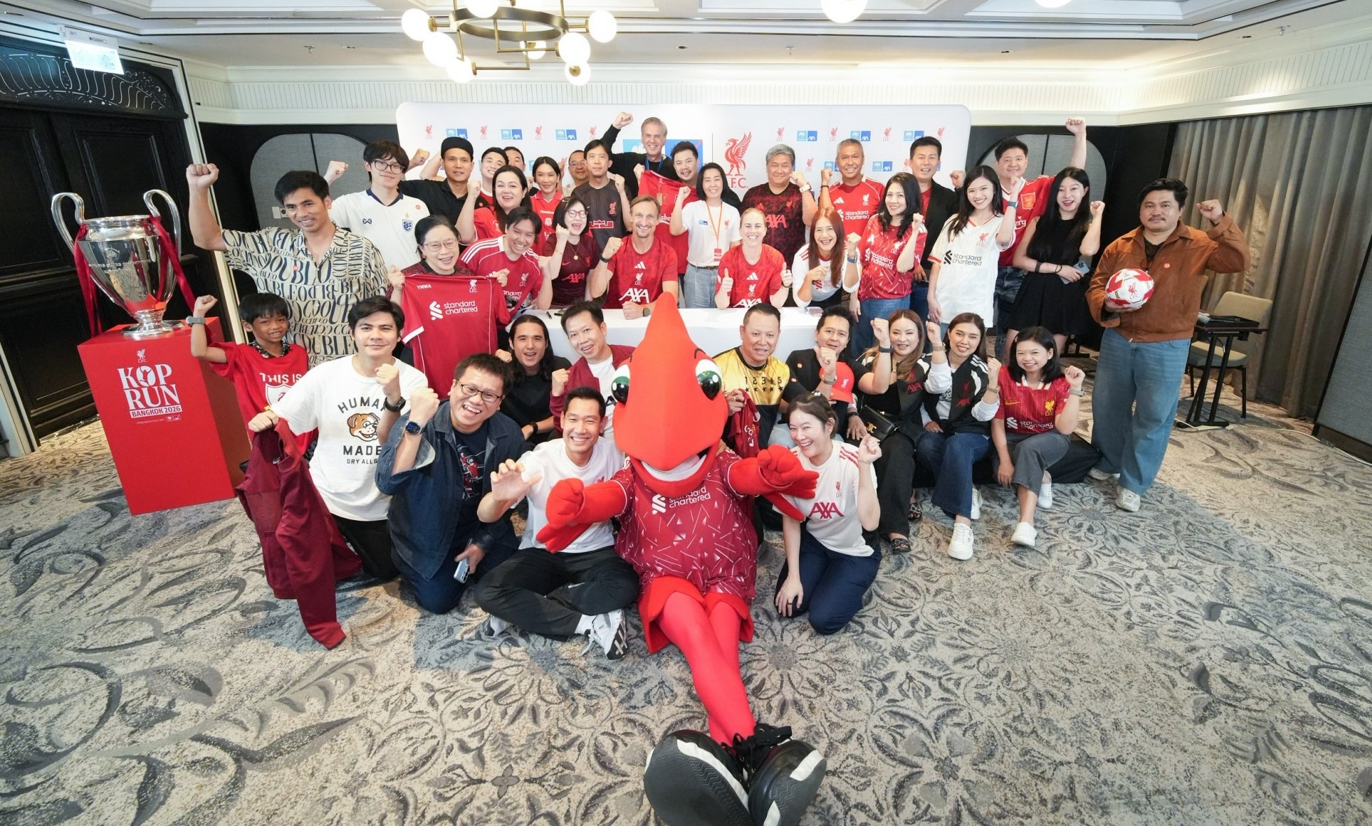 กรุงไทย–แอกซ่า ประกันชีวิต จัดกิจกรรมสุดเอ็กซ์คลูซีฟ “LFC Legends Meet and Greet”